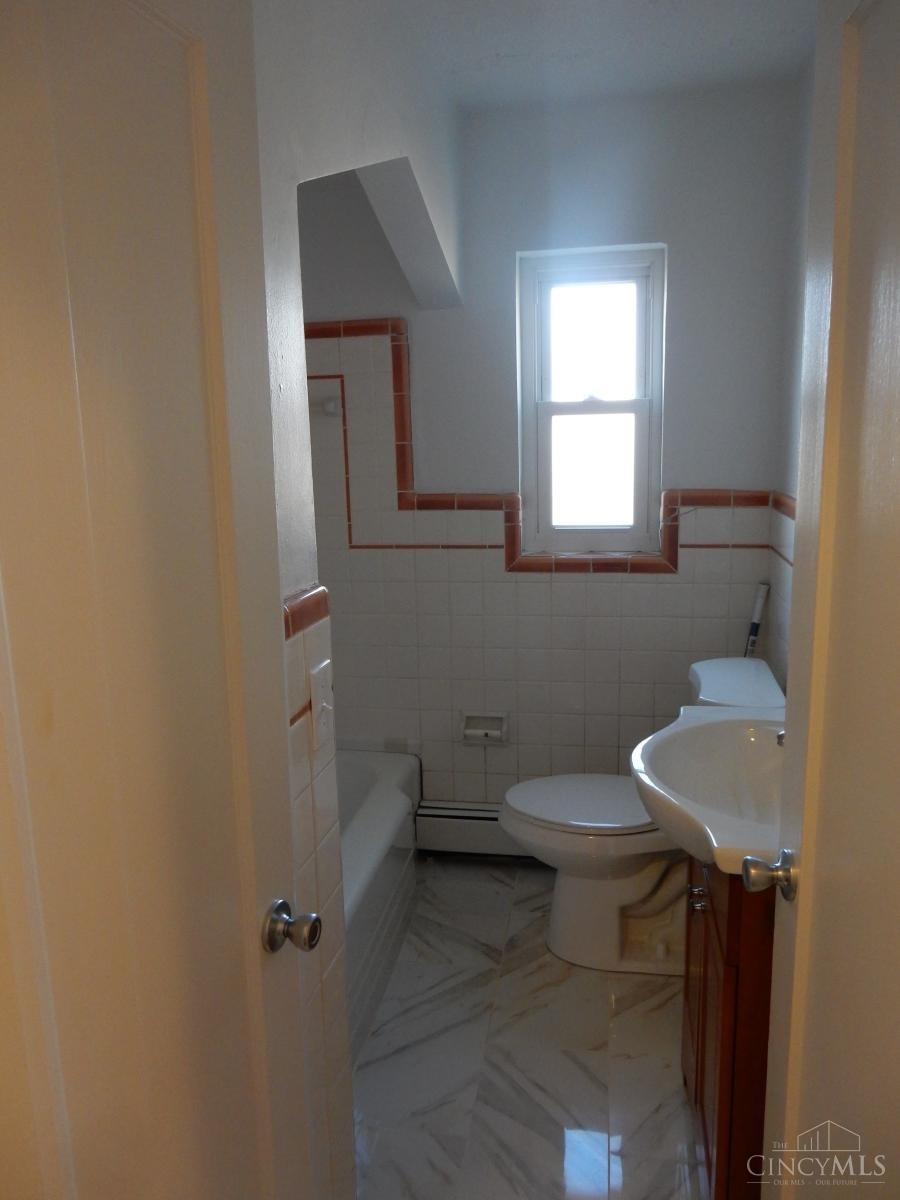2709 Anderson Ferry Road Cincinnati, OH 45238 - Photo 4 of 12 Gallery Image 4