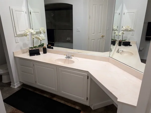 $2,100 | 2400 McCue Road, Unit 136, Houston, TX 77056