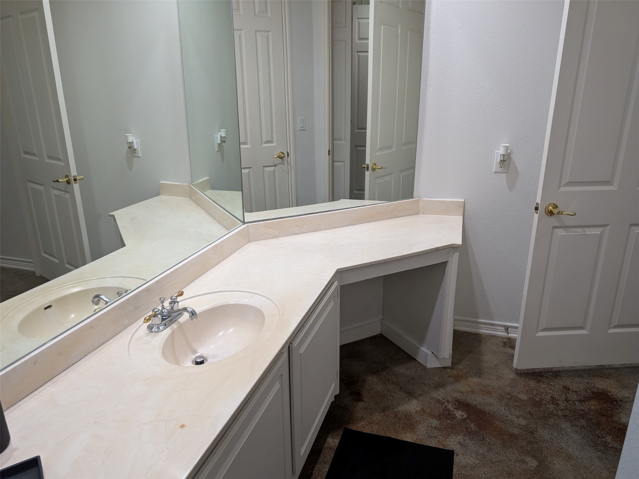 2400 McCue Road, Unit 136 Houston, TX 77056 - Photo 13 of 25