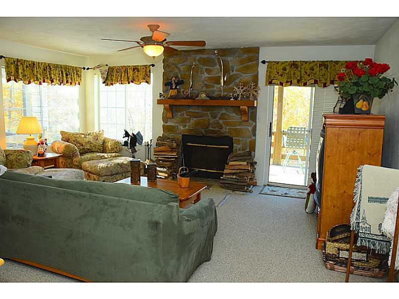 2111 South Ridge Terrace Hidden Valley, PA 15502 - Photo 2 of 21 Living Room.