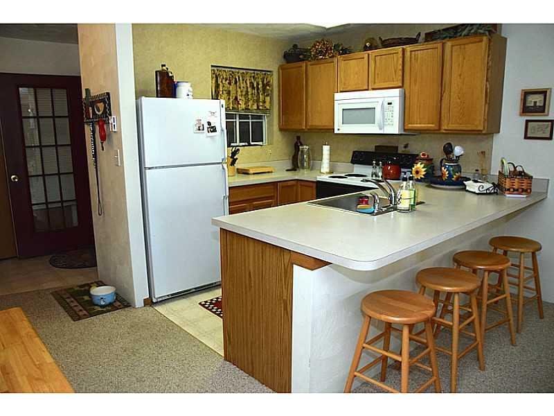 2111 South Ridge Terrace Hidden Valley, PA 15502 - Photo 5 of 21 Kitchen.