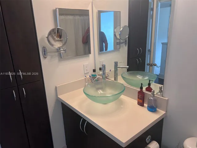 $3,000 | 2961 Northeast 185th Street, Unit 1613, Aventura, FL 33180