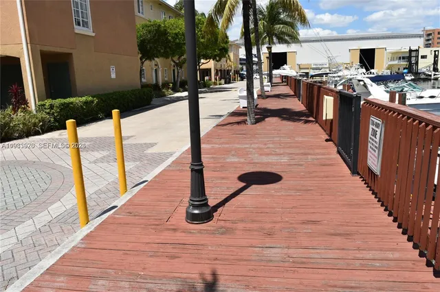 $3,000 | 2961 Northeast 185th Street, Unit 1613, Aventura, FL 33180