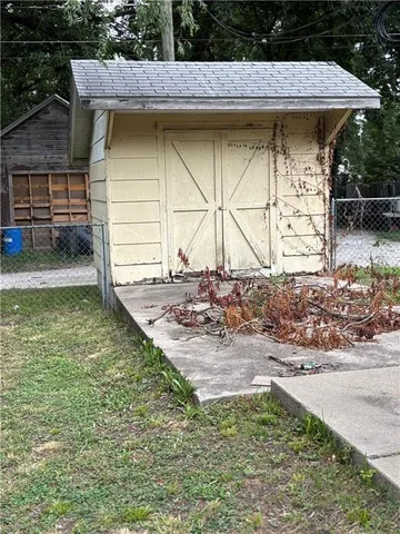 $129,900 | 420 South Walnut Street, Iola, KS 66749