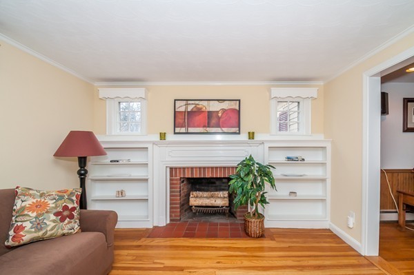 61 John Carver Road Reading, MA 01867 - Photo 4 of 24 Gallery Image 4