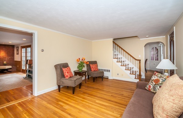 61 John Carver Road Reading, MA 01867 - Photo 5 of 24 Gallery Image 5