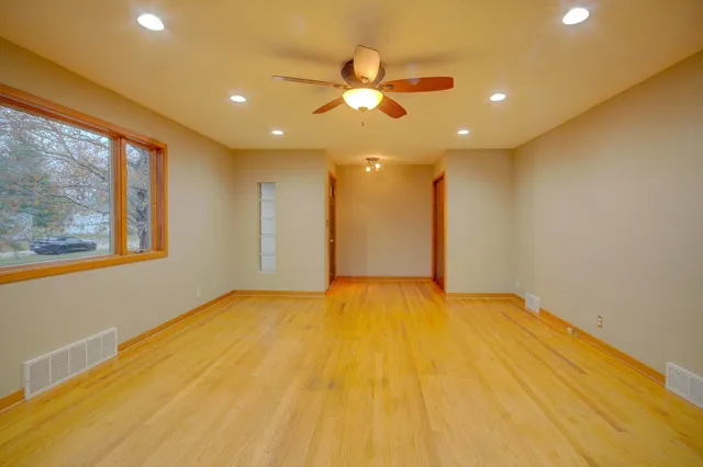 $195,000 | 327 4th Street, Andover, IL 61233