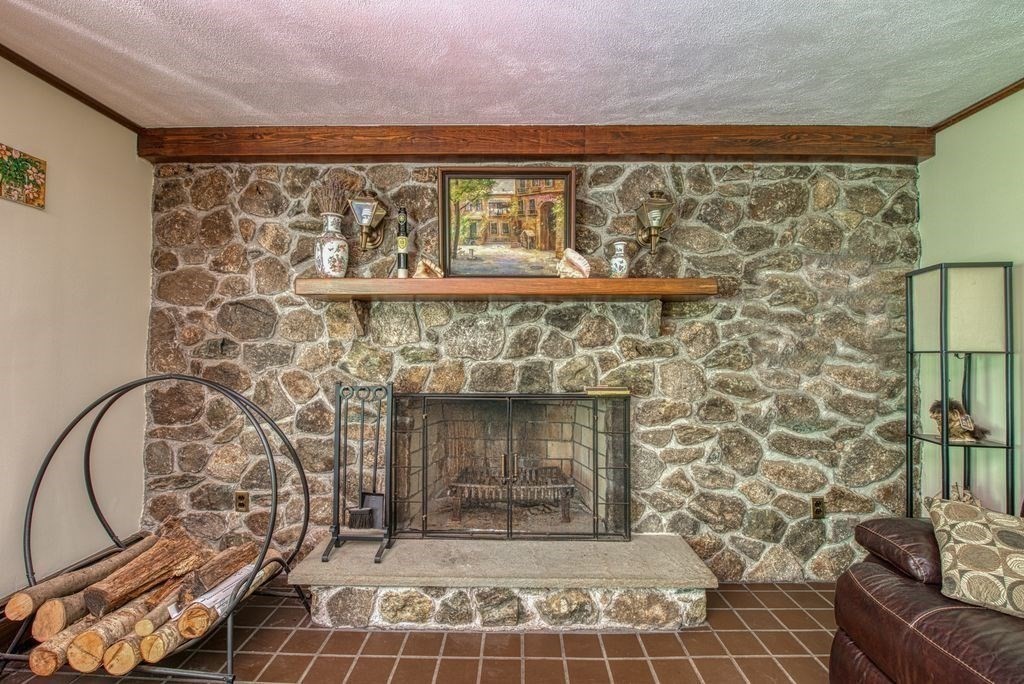 331 Mountain Street Sharon, MA 02067 - Photo 8 of 33