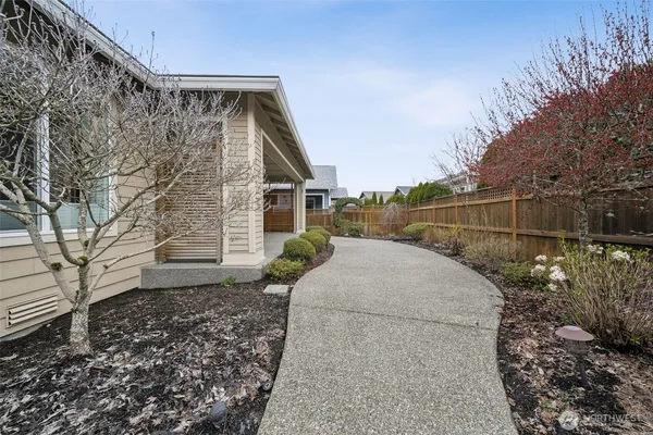 $619,000 | 14509 Knoll Park Drive East, Bonney Lake, WA 98391