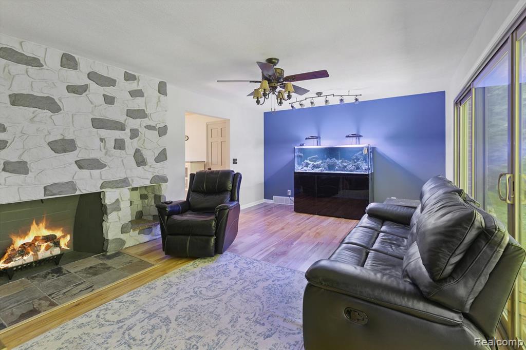 4224 Country Road Otter Lake, MI 48464 - Photo 4 of 58 Gallery Image 4