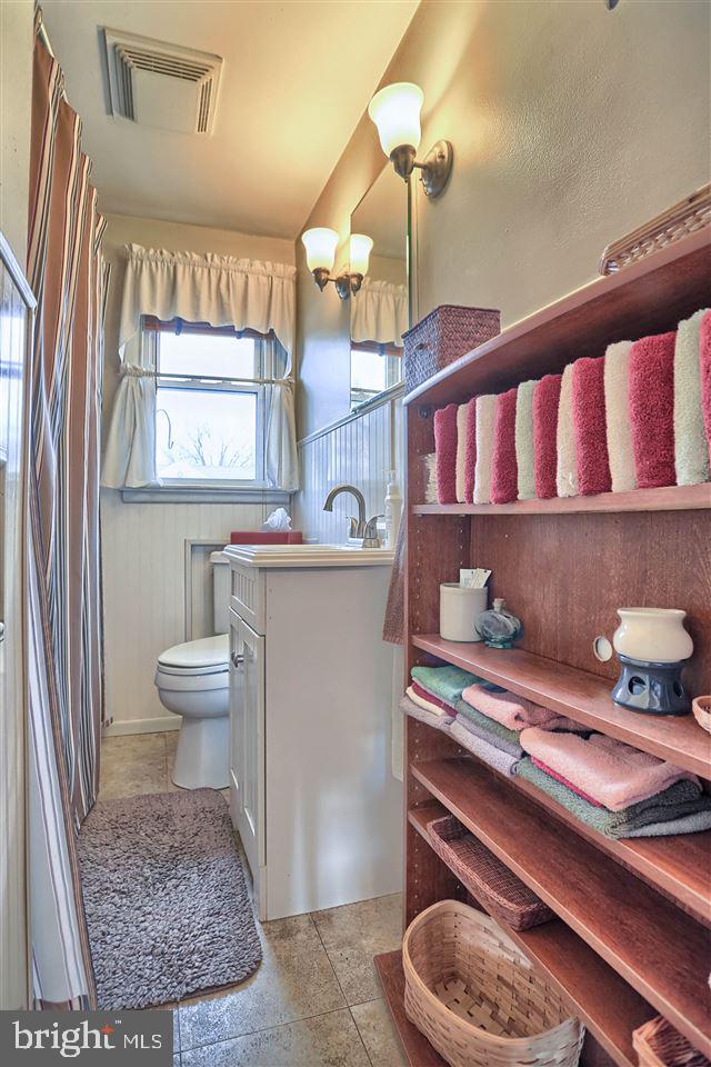 884 Cedars Road Lewisberry, PA 17339 - Photo 11 of 26 Gallery Image 11