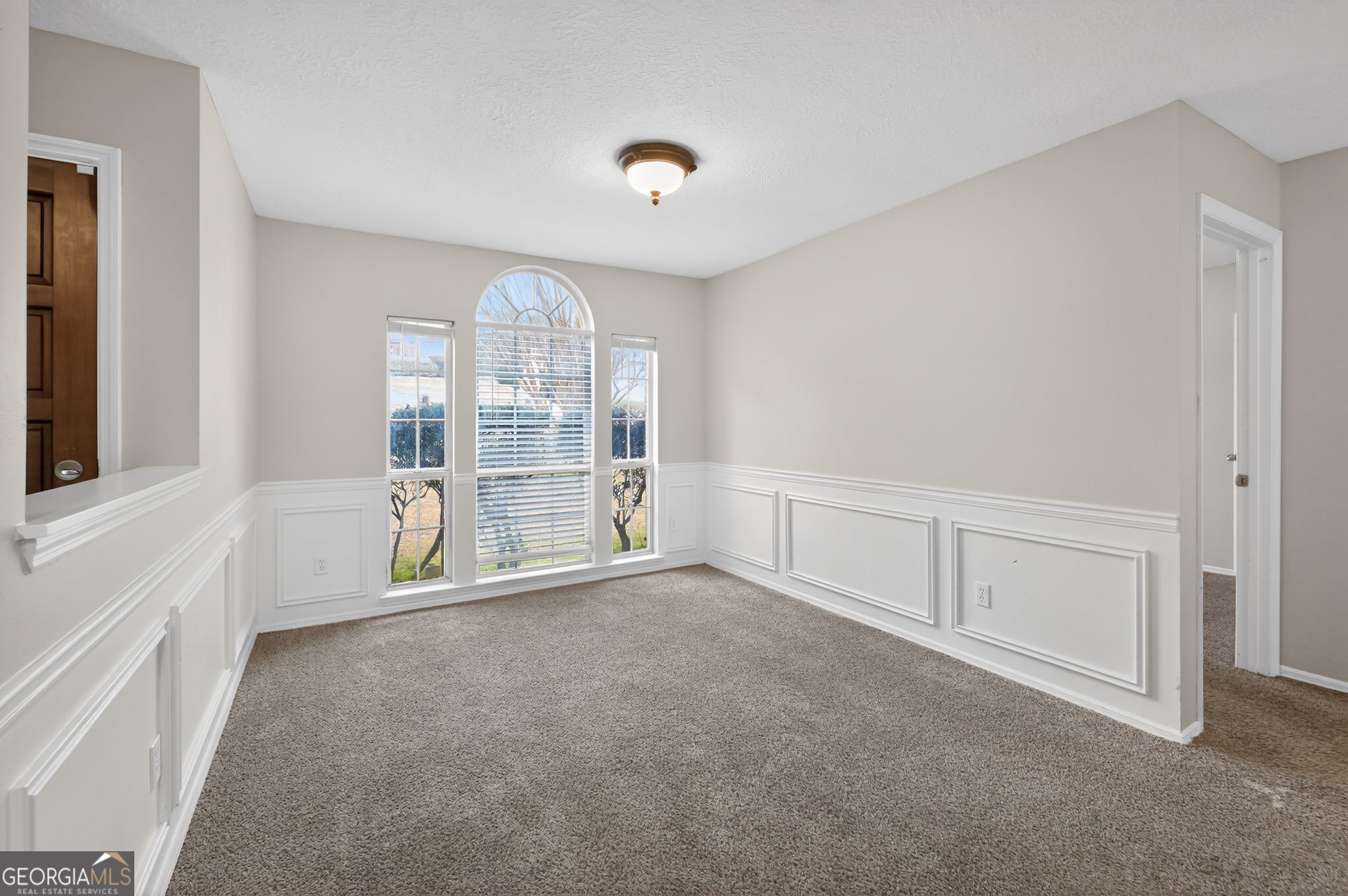 573 Woodstone Road Lithonia, GA 30058 - Photo 3 of 31