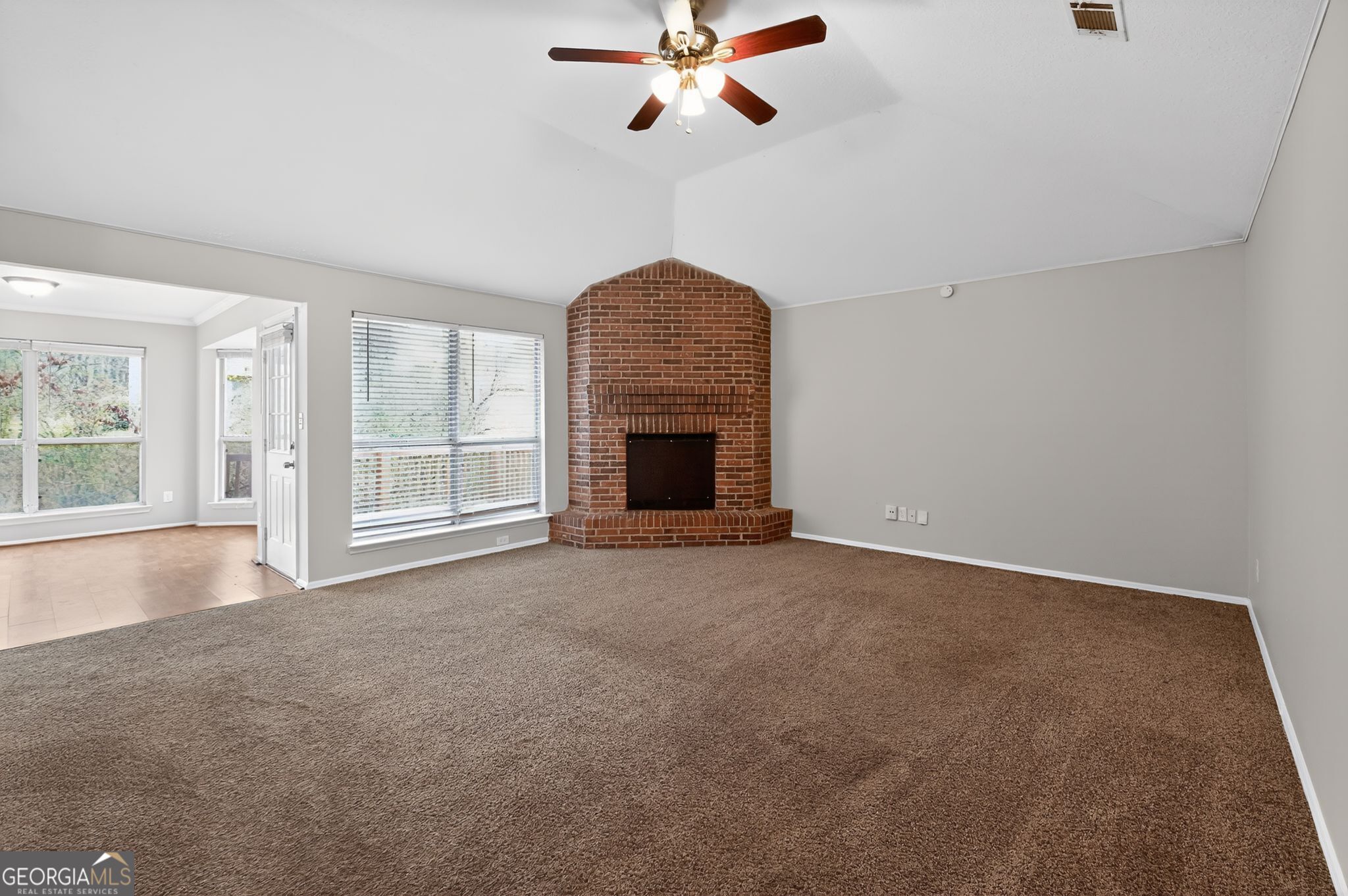 573 Woodstone Road Lithonia, GA 30058 - Photo 4 of 31