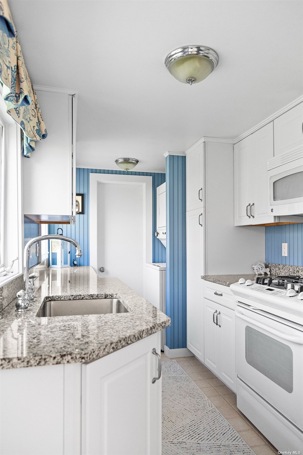 140 East Hampton, undefined 00000 - Photo 6 of 25