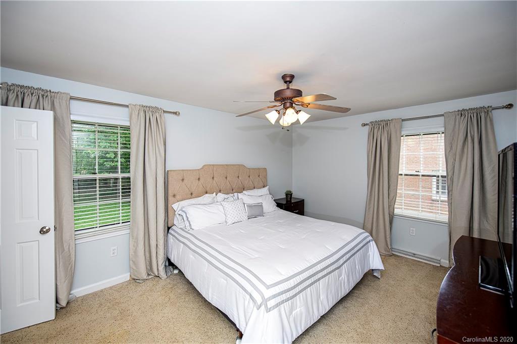 5601 Sharon Road Charlotte, NC 28210 - Photo 13 of 28 Gallery Image 13