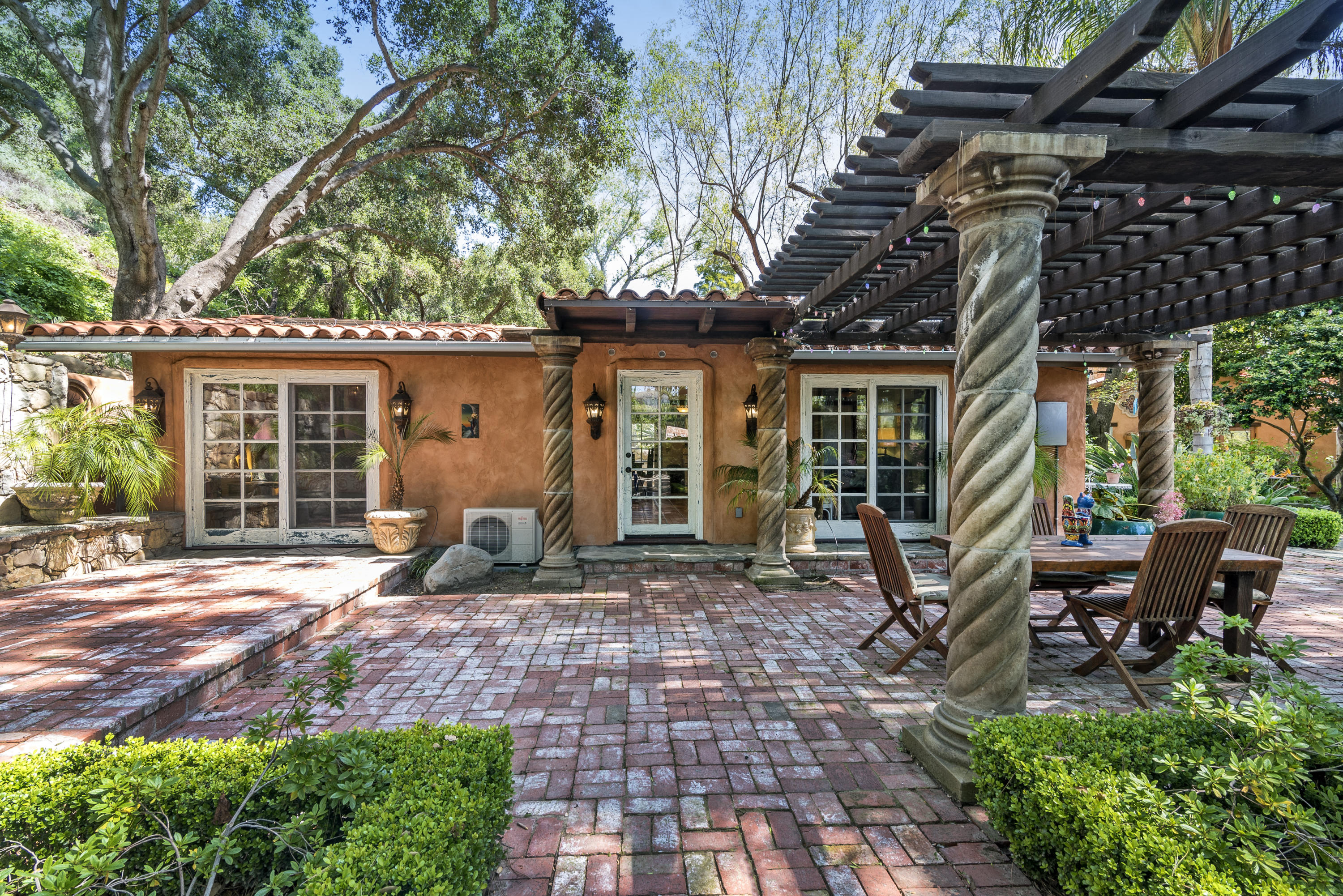 129 Grapevine Road Oak View, CA 93022 - Photo 7 of 24 a front view of a house with garden
