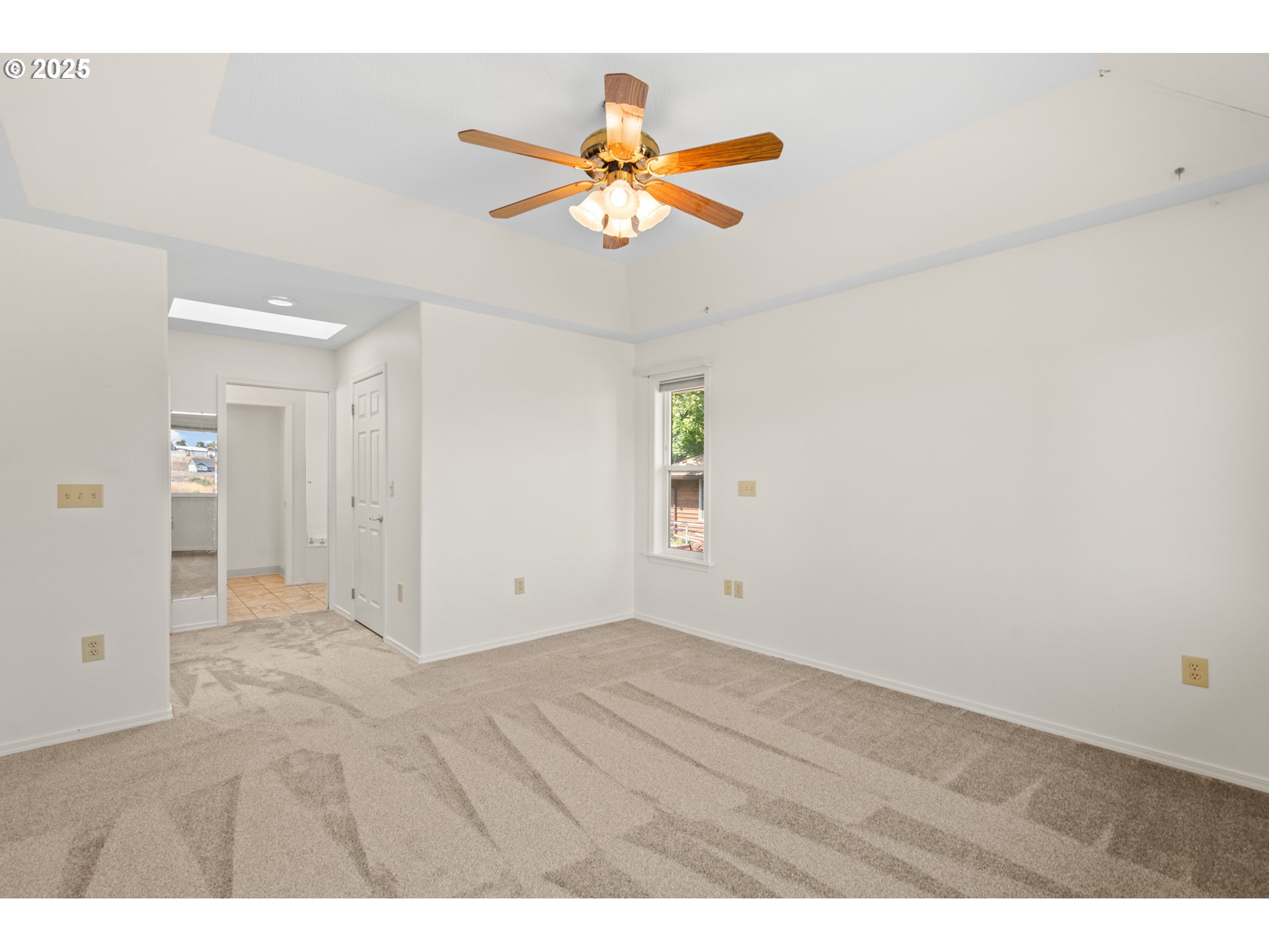 1837 Southwest Athens Avenue Pendleton, OR 97801 - Photo 18 of 42 a view of an empty room