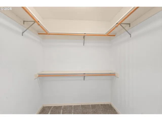 a view of utility room