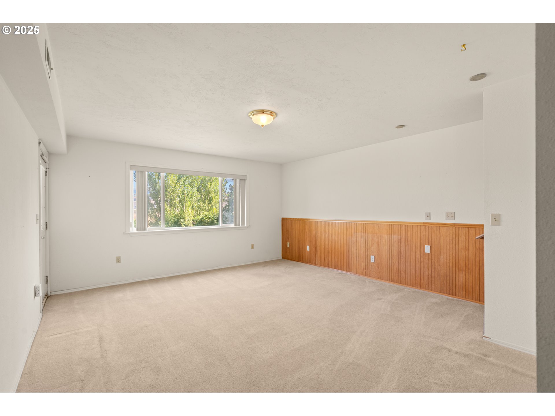 1837 Southwest Athens Avenue Pendleton, OR 97801 - Photo 27 of 42 a view of an empty room with a window