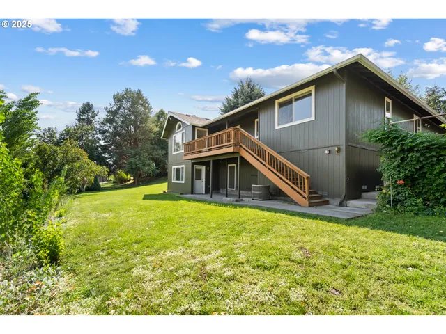 a house view with a outdoor space