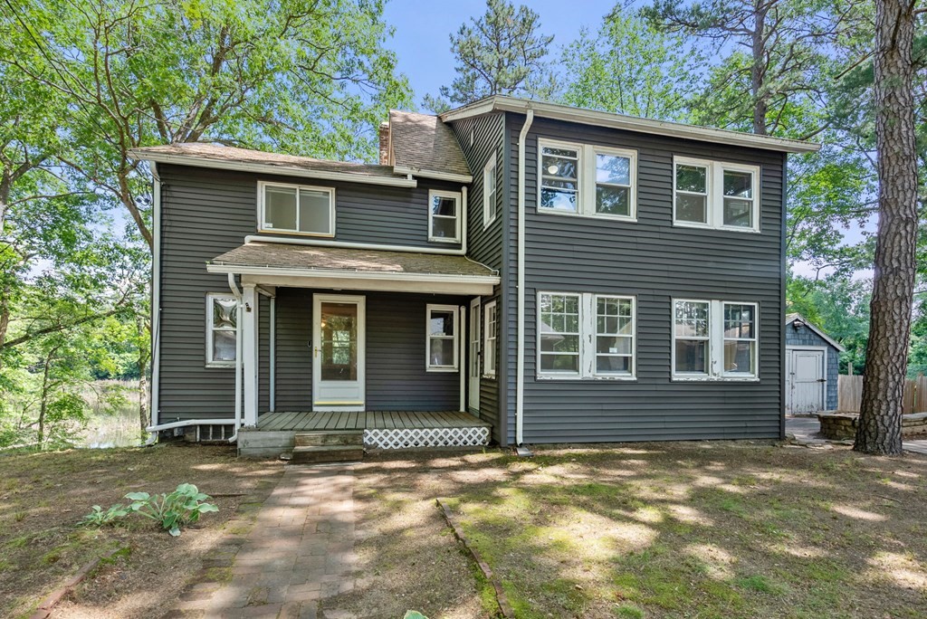 32 Undine Circle Springfield, MA 01109 - Photo 1 of 38 a front view of a house with garden
