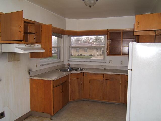 1244 South James Road Columbus, OH 43227 - Photo 2 of 11