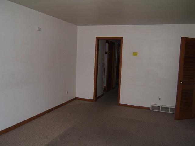 1244 South James Road Columbus, OH 43227 - Photo 4 of 11