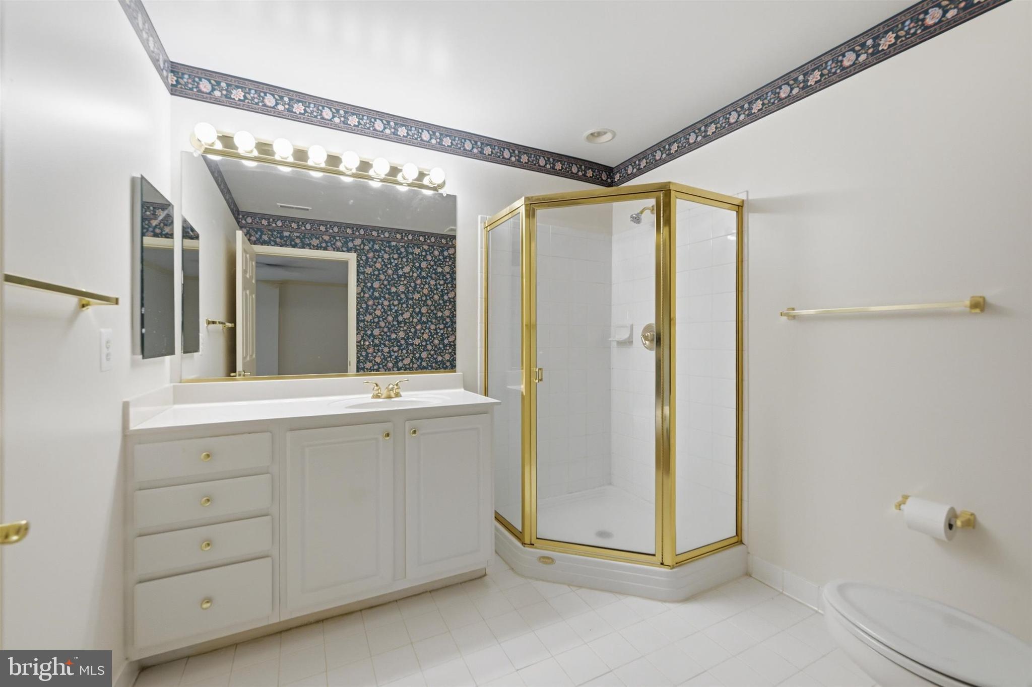 12021 Tralee Road, Unit 402 Lutherville-Timonium, MD 21093 - Photo 31 of 36 Primary Bathroom