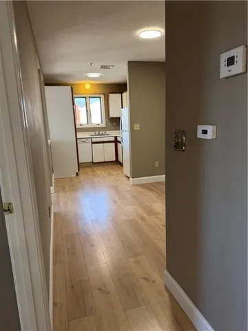 $1,900 | 724 Beverage Hill Avenue, Unit 302, Pawtucket, RI 02861