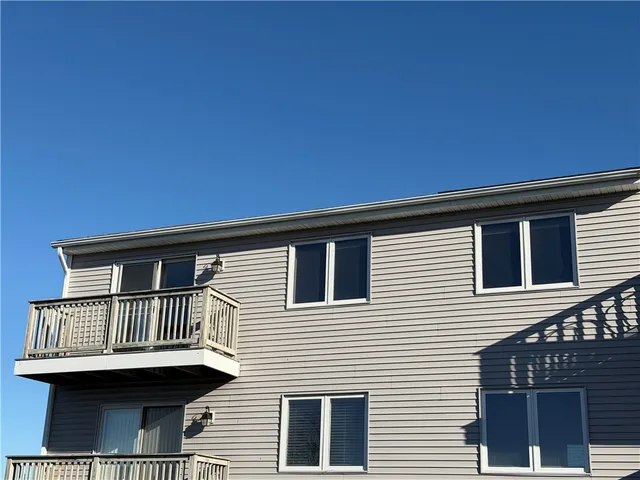$1,900 | 724 Beverage Hill Avenue, Unit 302, Pawtucket, RI 02861