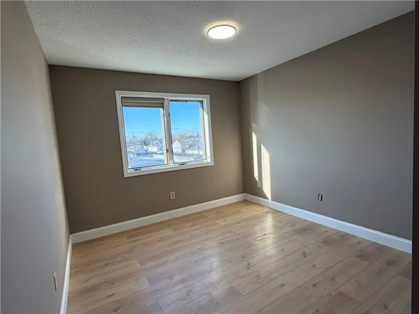 $1,900 | 724 Beverage Hill Avenue, Unit 302, Pawtucket, RI 02861