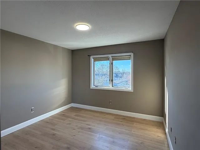 $1,900 | 724 Beverage Hill Avenue, Unit 302, Pawtucket, RI 02861