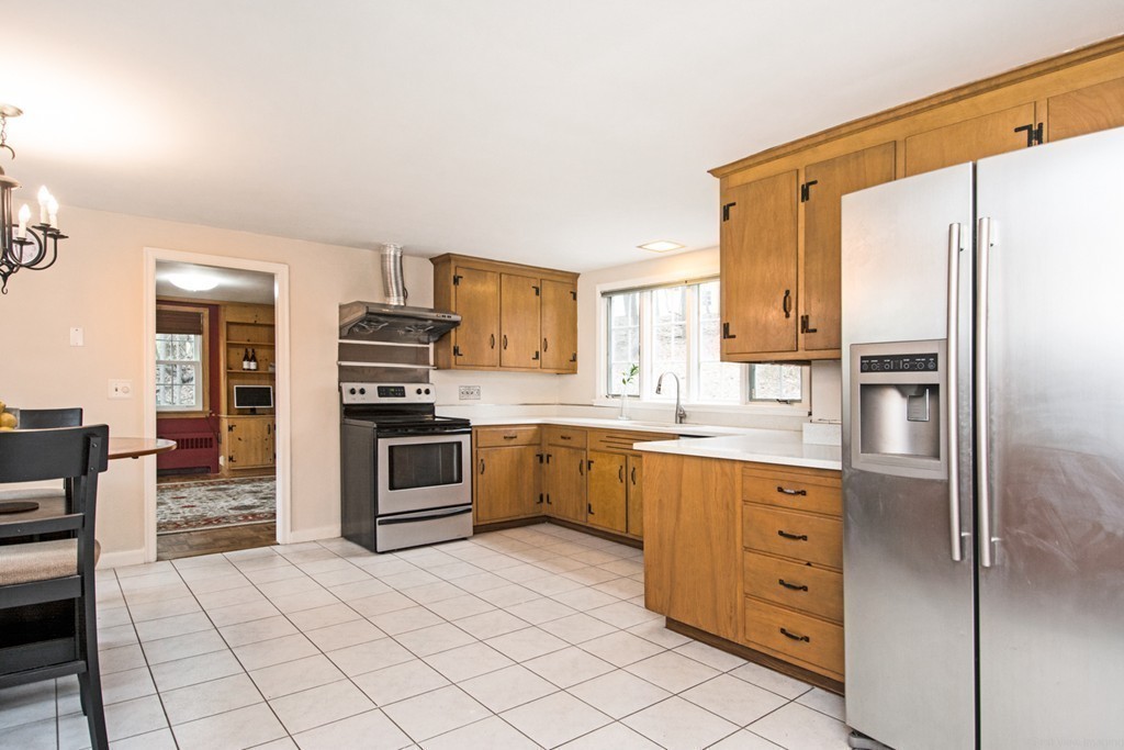 10 Howatson Way Worcester, MA 01609 - Photo 4 of 30 Gallery Image 4