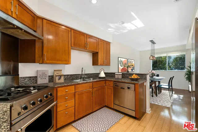 $5,750 | 2111 South Beverly Glen Boulevard, Unit PH4, Los Angeles, CA 90025