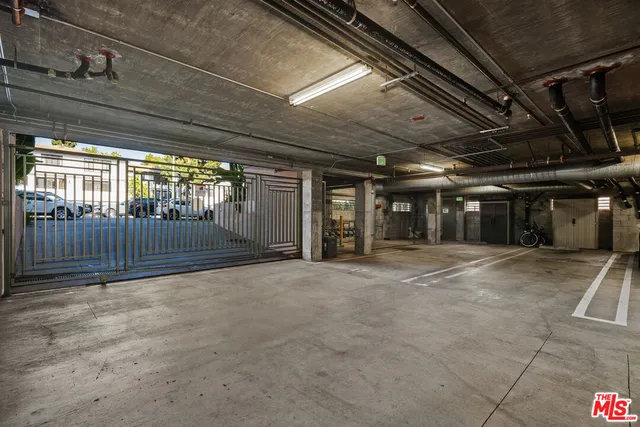 $5,750 | 2111 South Beverly Glen Boulevard, Unit PH4, Los Angeles, CA 90025