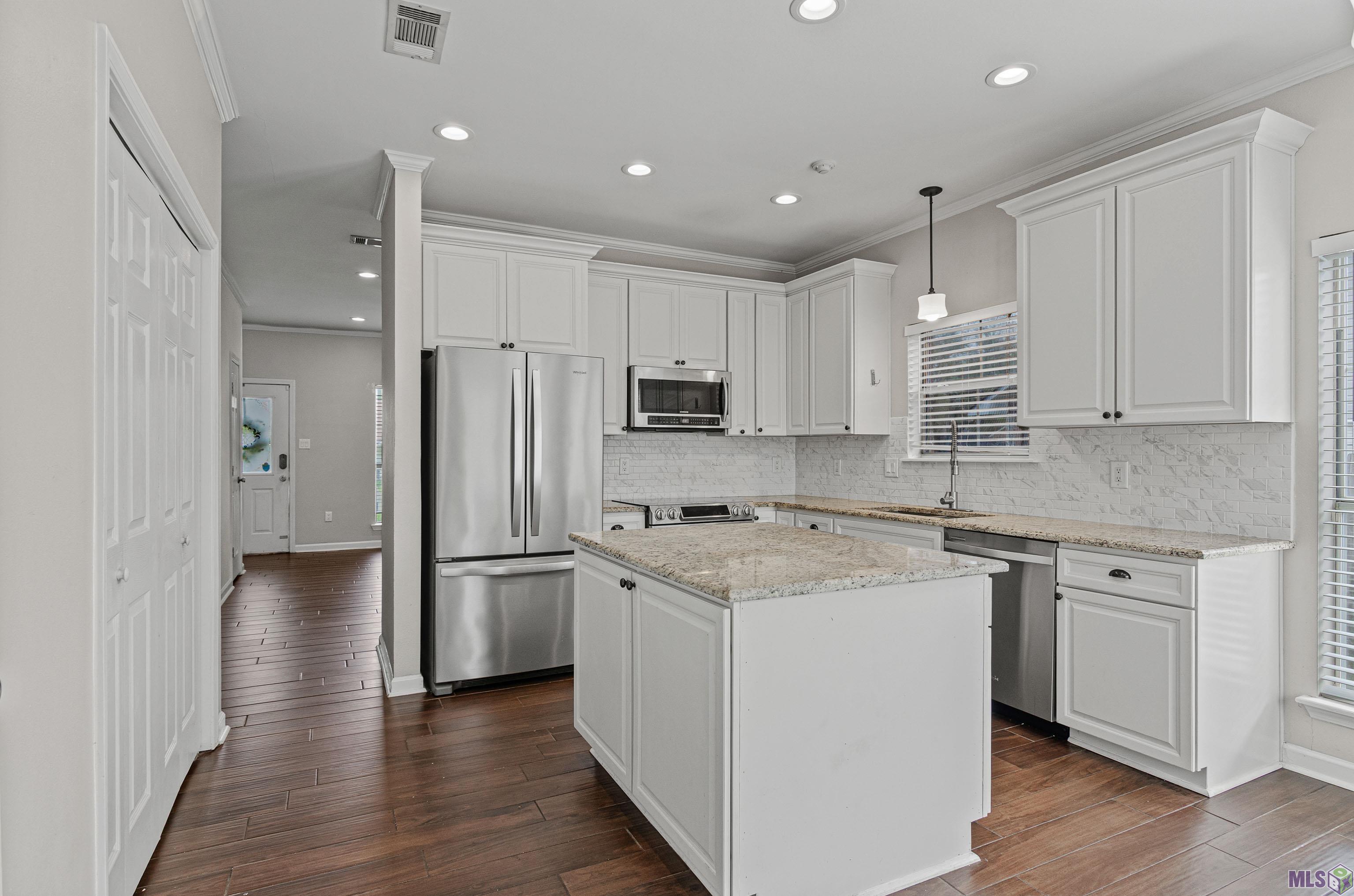 15022 Point Chenier Avenue Baton Rouge, LA 70817 - Photo 5 of 19 Gallery Image 5