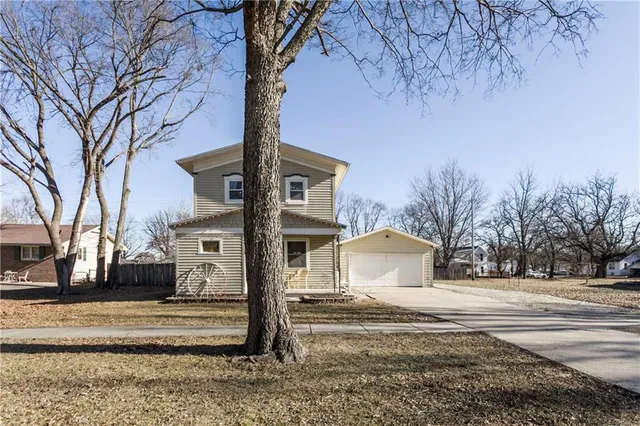 $224,900 | 117 Main Street, Wellsville, KS 66092