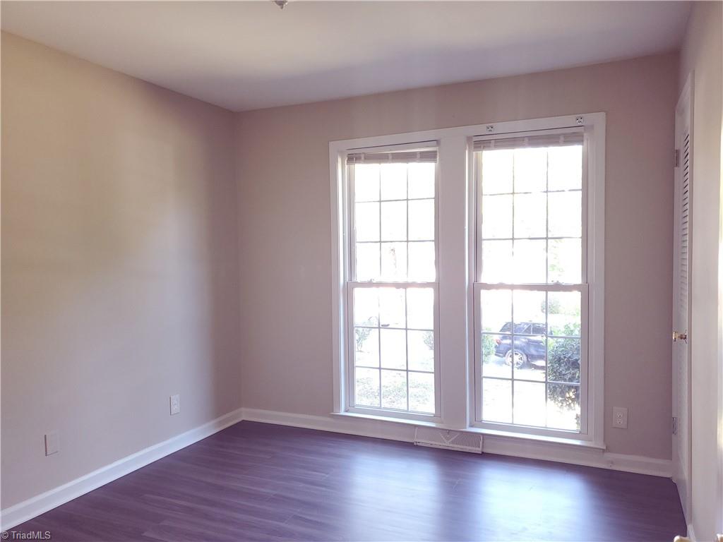 2210 New Castle Road Greensboro, NC 27406 - Photo 11 of 28