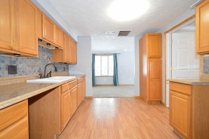 4341 Qu Wood Road Springfield, OH 45502 - Photo 2 of 25