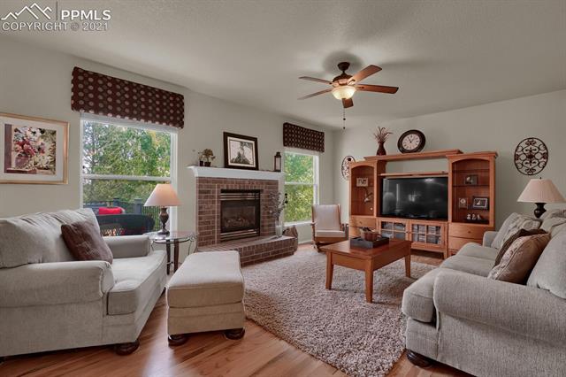 734 Capeglen Road Colorado Springs, CO 80906 - Photo 15 of 45