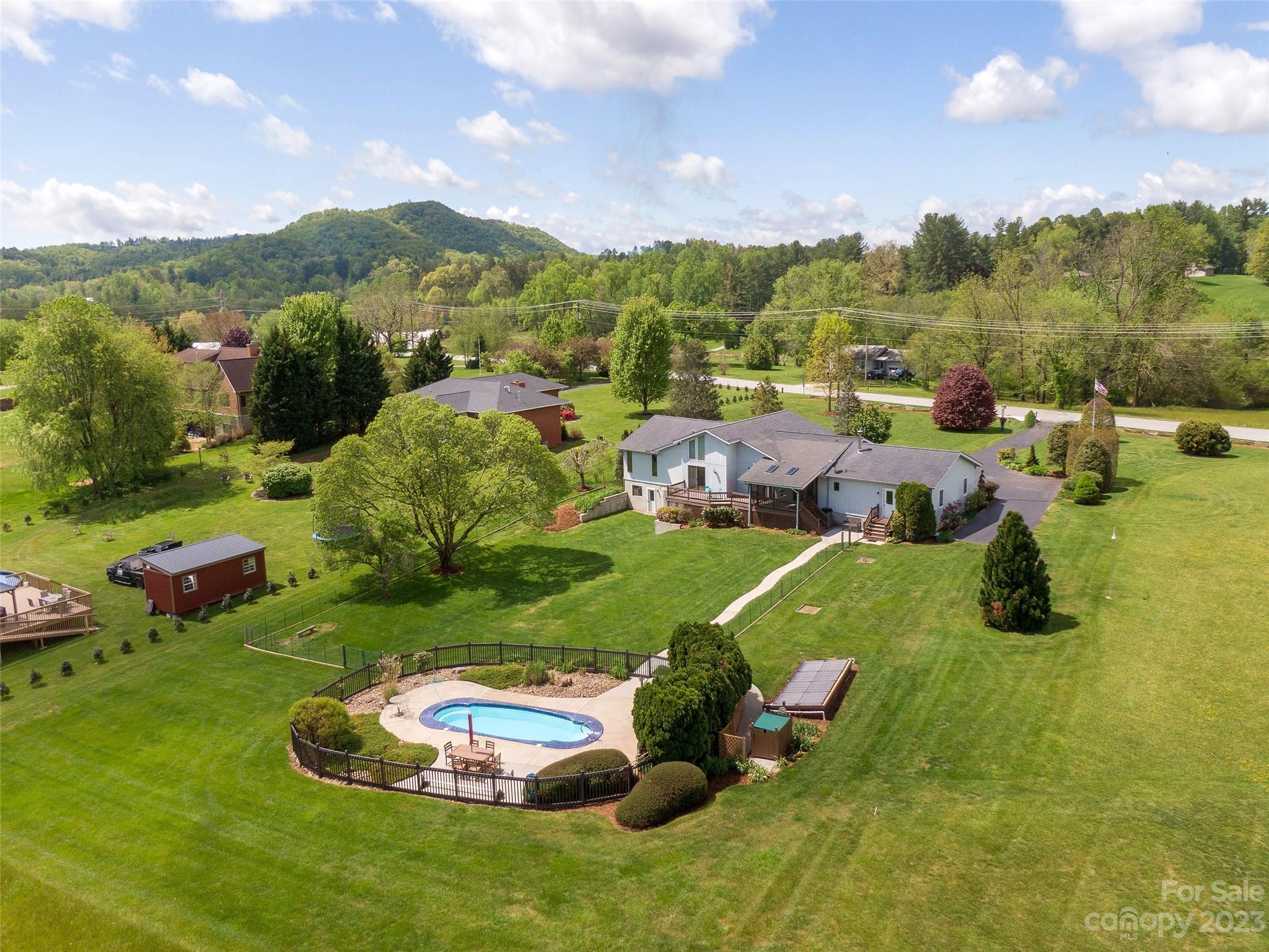 71 Banner Farm Road Horse Shoe, NC 28742 - Photo 41 of 43 Gallery Image 41