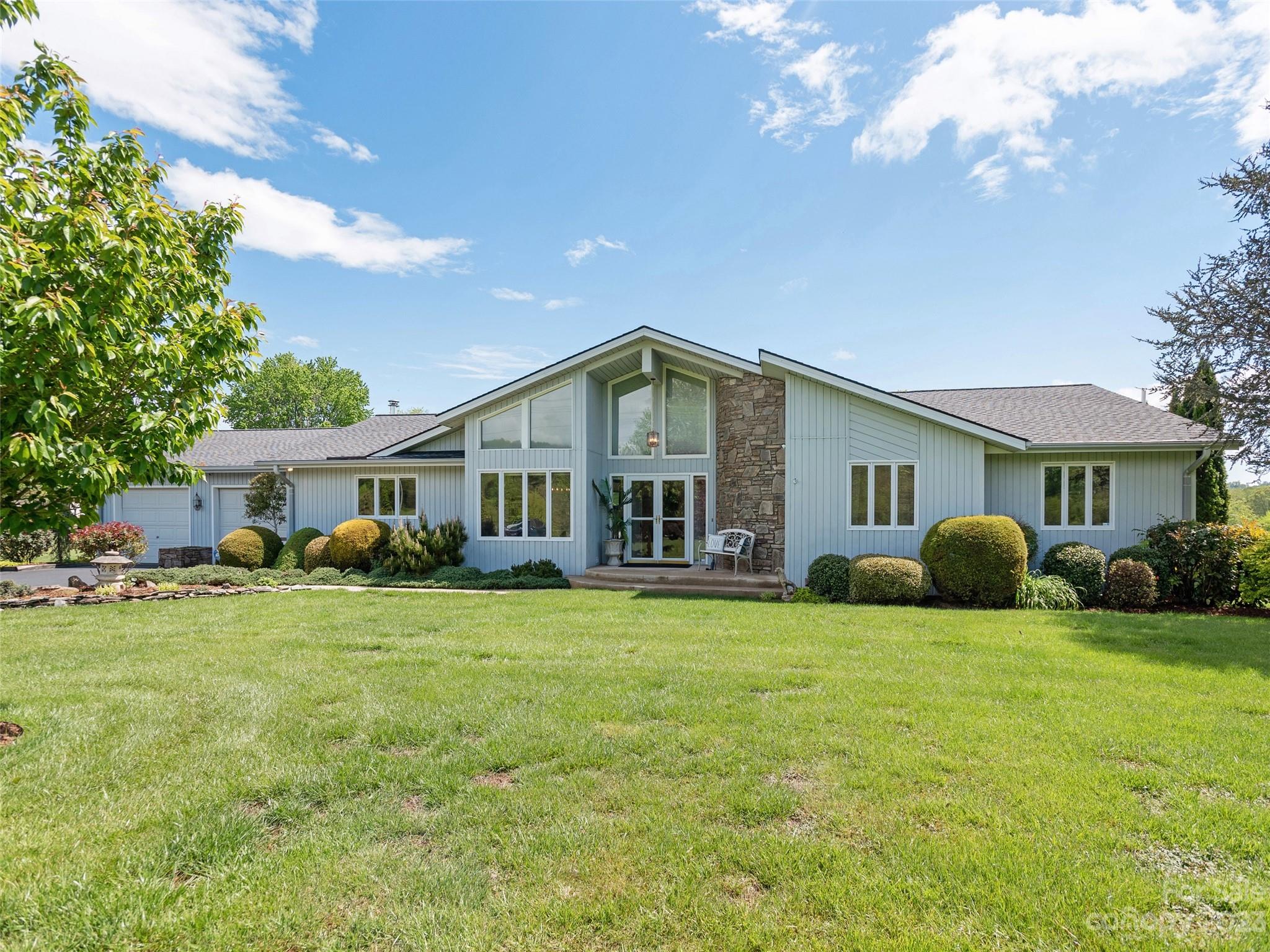 71 Banner Farm Road Horse Shoe, NC 28742 - Photo 5 of 43 Gallery Image 5
