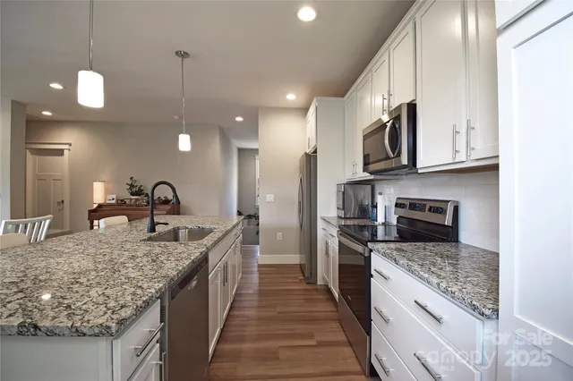 $579,900 | 1102 Blueview Drive, Black Mountain, NC 28711