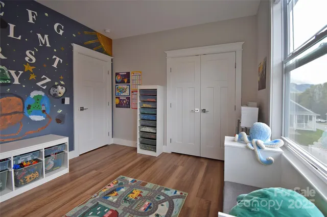 $579,900 | 1102 Blueview Drive, Black Mountain, NC 28711