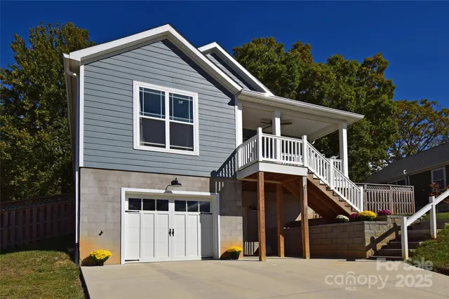 $579,900 | 1102 Blueview Drive, Black Mountain, NC 28711