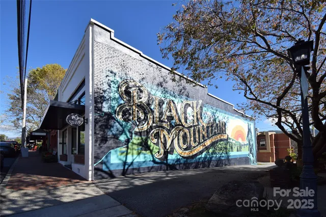 $579,900 | 1102 Blueview Drive, Black Mountain, NC 28711