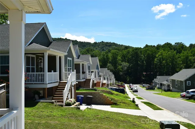 $579,900 | 1102 Blueview Drive, Black Mountain, NC 28711