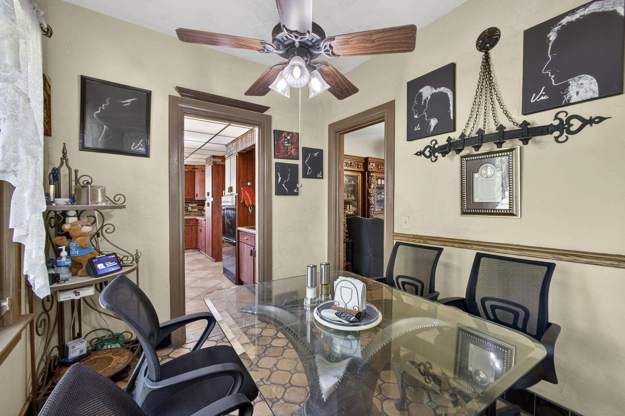 445 29th Street West Palm Beach, FL 33407 - Photo 25 of 61 a view of a dining room with furniture