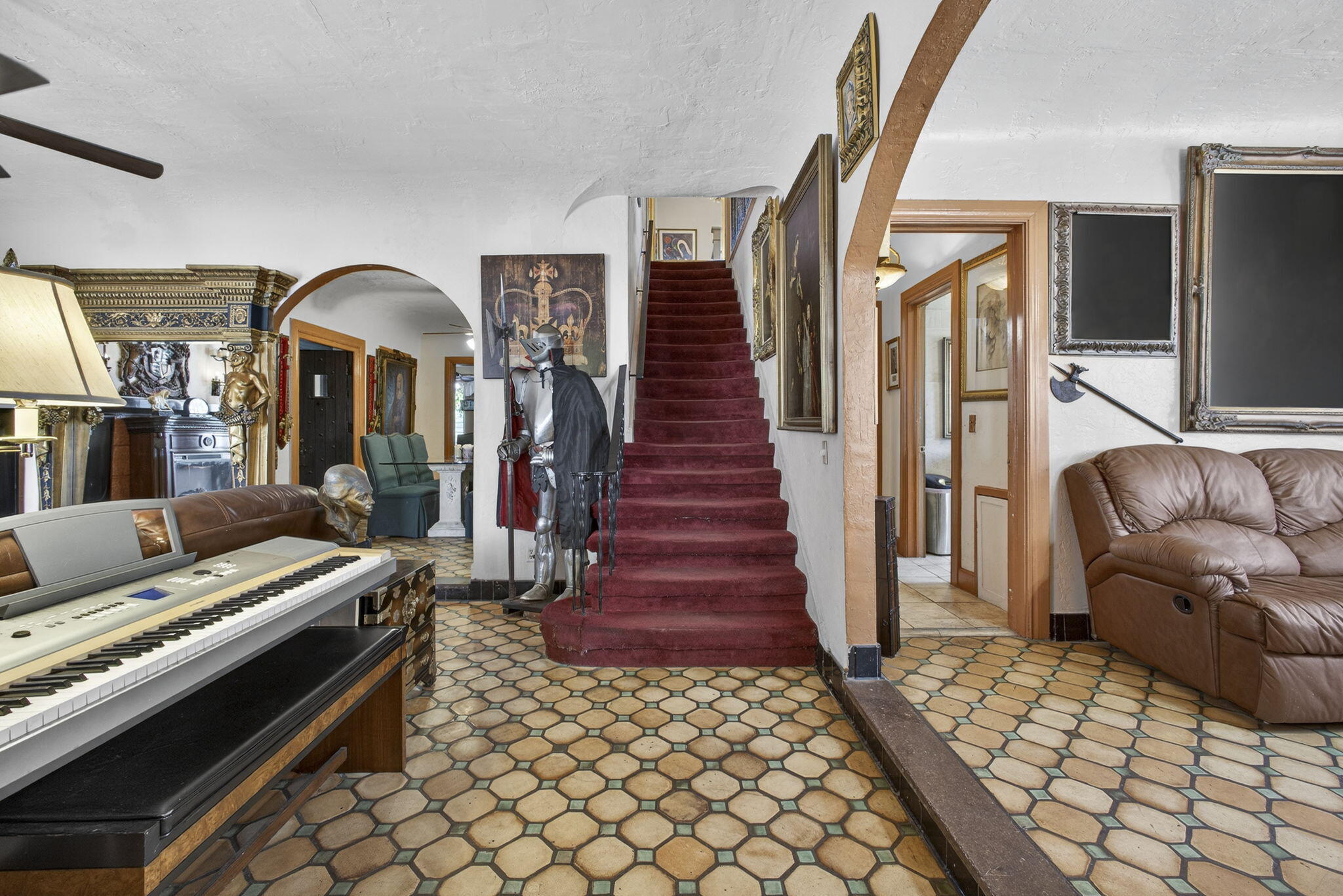 445 29th Street West Palm Beach, FL 33407 - Photo 6 of 61 front view inside