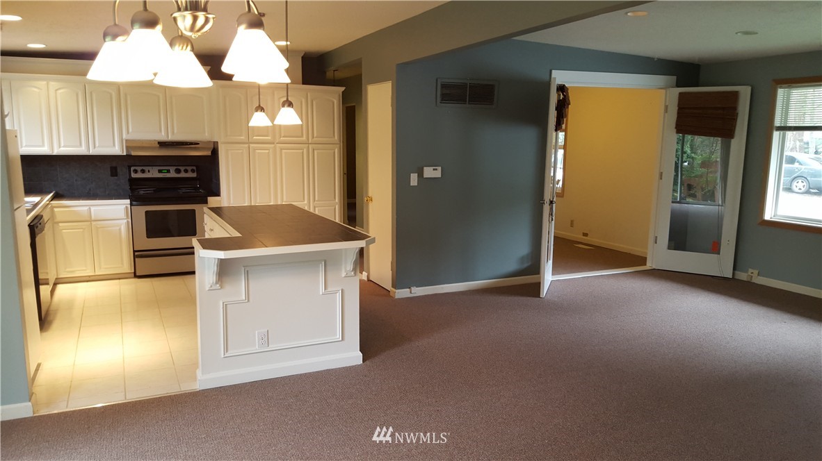 741 15th Way Southwest Edmonds, WA 98020 - Photo 5 of 16 Gallery Image 5